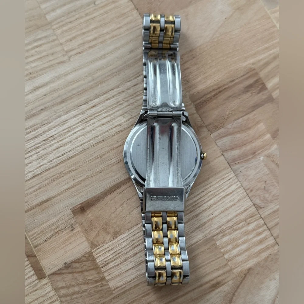 Seiko Rare Vintage Men’s Watch Burgundy Dial Two-Tone Bracelet Case Date Window